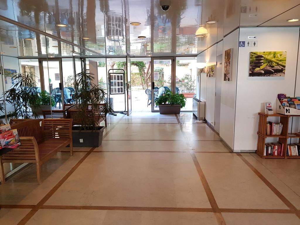 Centre Juan Les Pins Apartman Kültér fotó